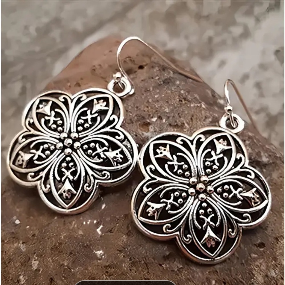 SILVER Filigree Bohemian Chic Dangling Pierced Wire Earrings NIB